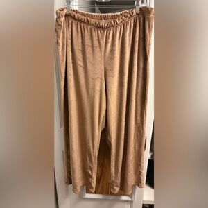 Old Navy Women’s Beige Velour Wide leg pant